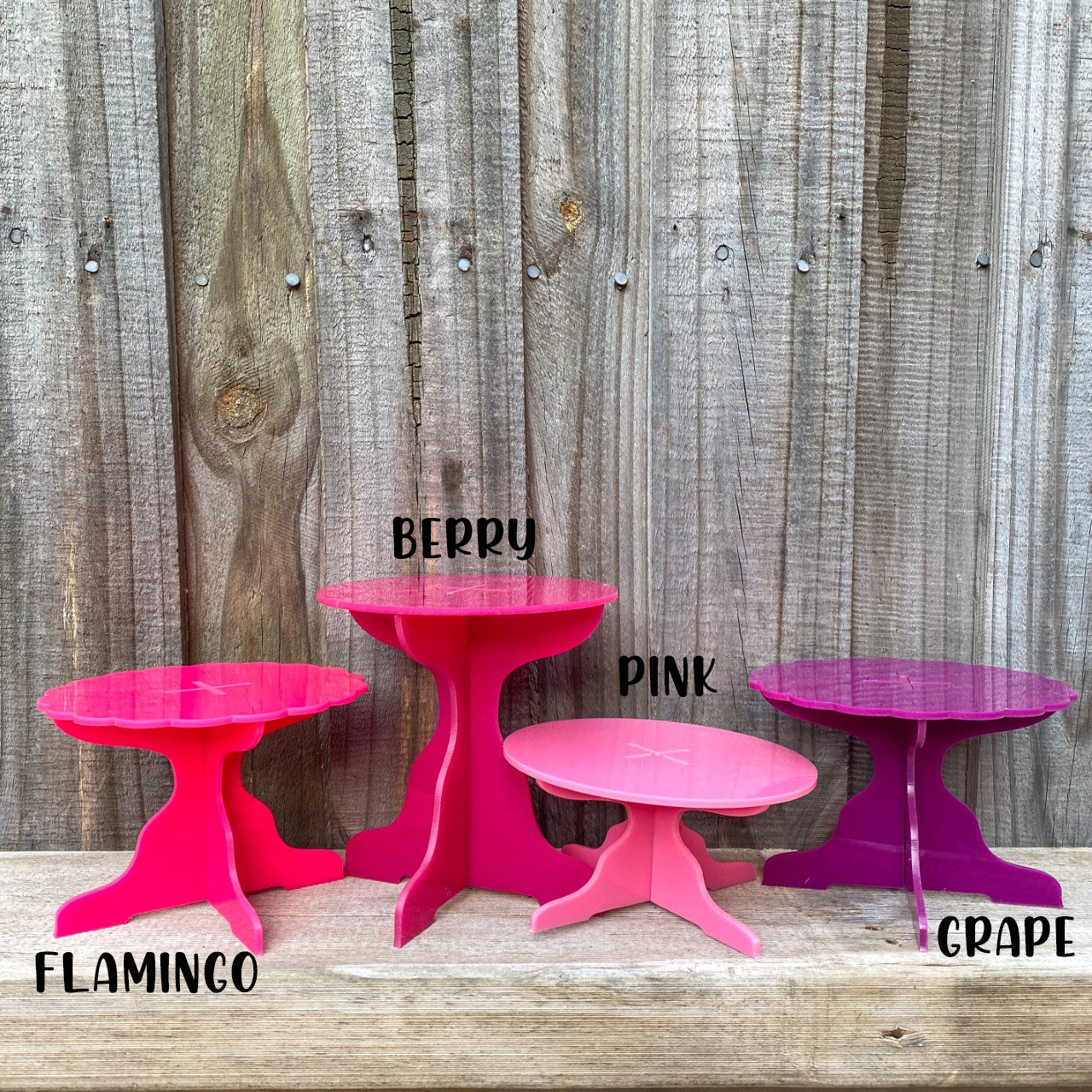 Medium Flamingo Scalloped Top Stand