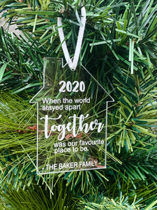 The "2020" Christmas tag