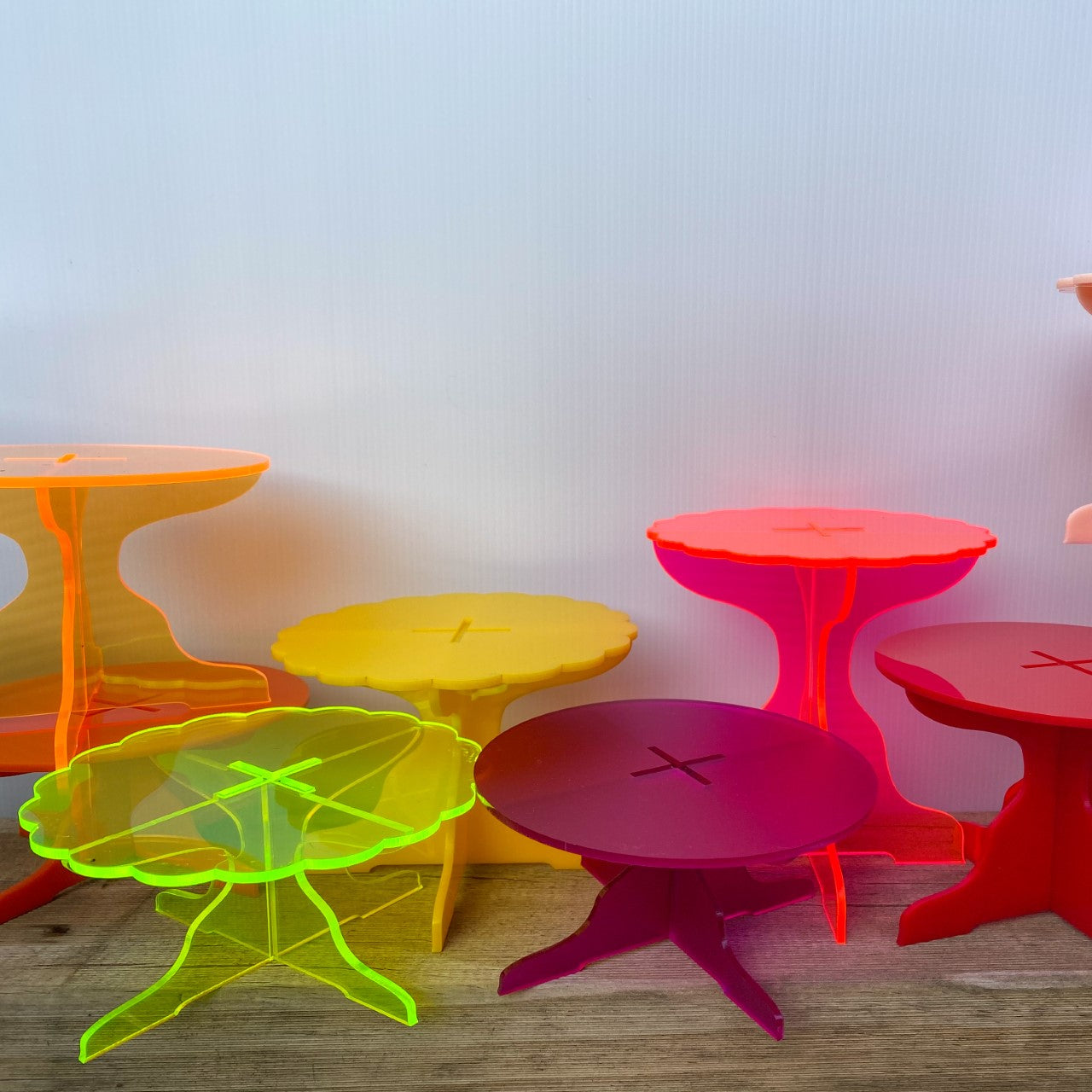 Medium Neon Tangerine Round Top Stand